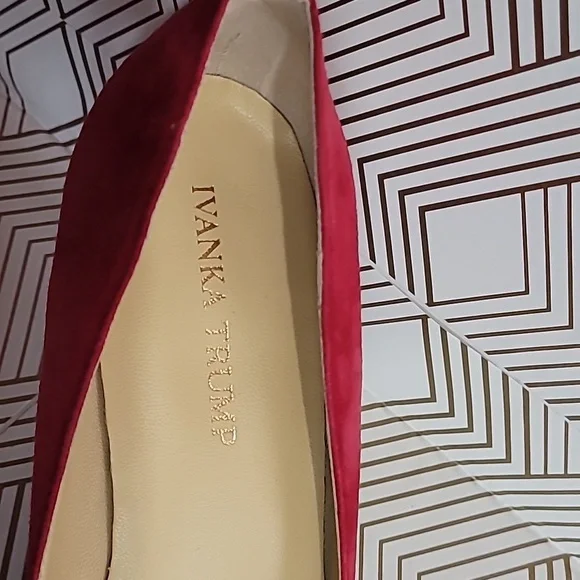 Ivanka Trump Red Suede Women's Shoes - Picture 6 of 10